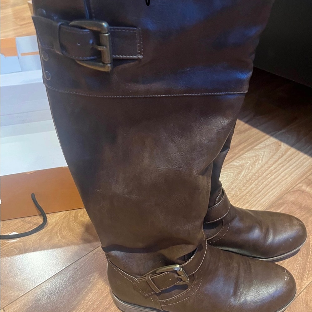 Boots - Picture 3 of 3